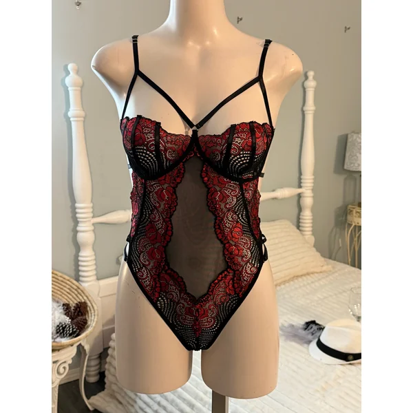 Avidlove lacy body suit. Red and black